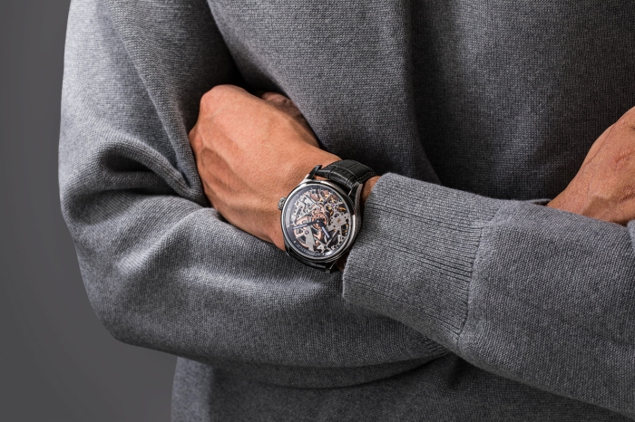 A 50981 AA24 WRIST.jpg