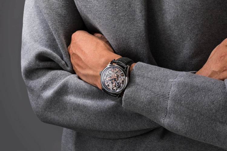 A 50981 AA24 WRIST.jpg