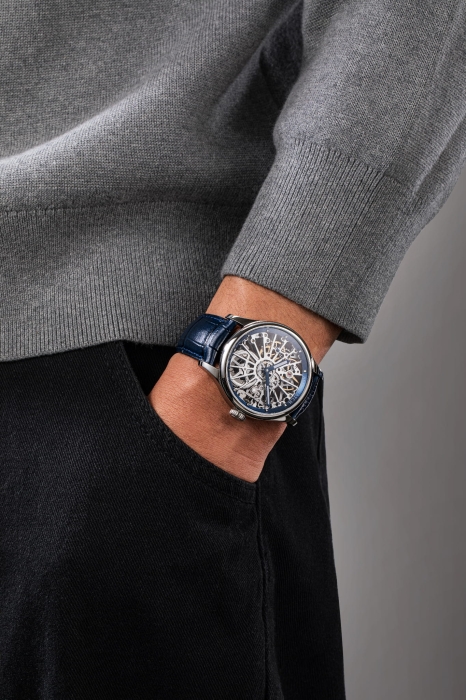 A 50981 AA25 WRIST.jpg