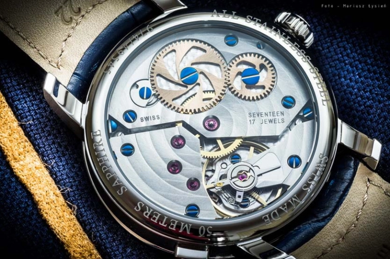 0aerowatch_7timezones_sm-4.jpg