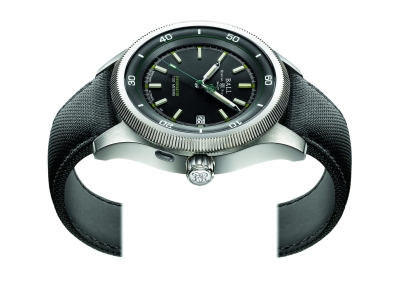 NM3022C-N1CJ-BK_crabe.jpg