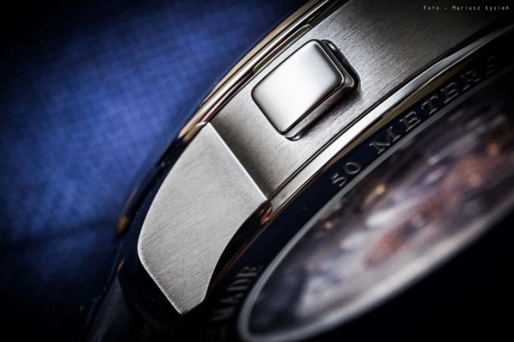 0aerowatch_7timezones_sm-10.jpg
